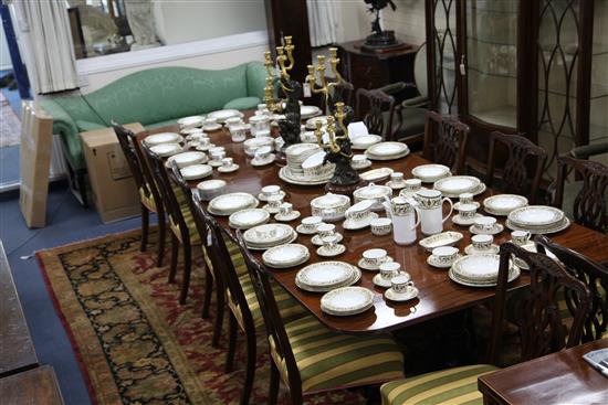 A Regency mahogany extending dining table, W.4ft 3in. H.2ft 4in. L.11ft 8in.